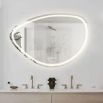 Netaisyklingos formos LED veidrodis 70x100cm